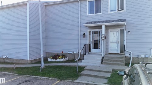 71 Amberly Crest Nw, Edmonton, AB - Outdoor