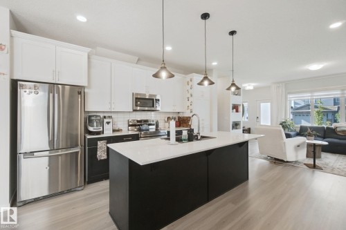 1298 Mcconachie Boulevard Nw, Edmonton, AB - Indoor Photo Showing Kitchen With Upgraded Kitchen