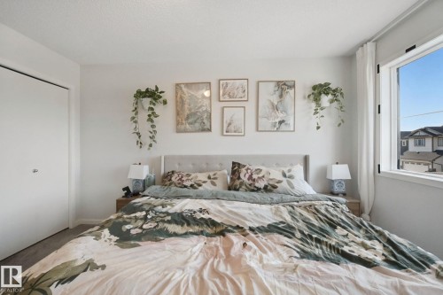 1298 Mcconachie Boulevard Nw, Edmonton, AB - Indoor Photo Showing Bedroom