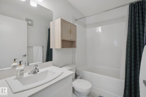 1298 Mcconachie Boulevard Nw, Edmonton, AB - Indoor Photo Showing Bathroom