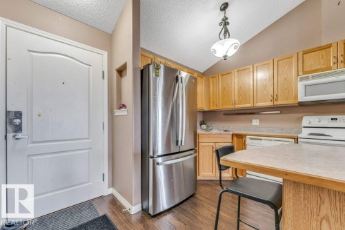 #404 3425 19 St Nw, Edmonton, AB - Indoor Photo Showing Kitchen