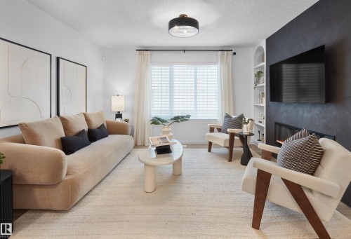 2024 Glastonbury Boulevard Nw, Edmonton, AB - Indoor Photo Showing Living Room
