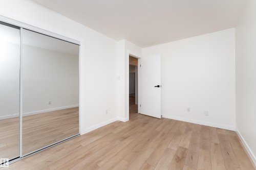 #10 1415 62 St Nw, Edmonton, AB - Indoor Photo Showing Other Room
