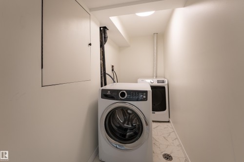 #10 1415 62 St Nw, Edmonton, AB - Indoor Photo Showing Laundry Room