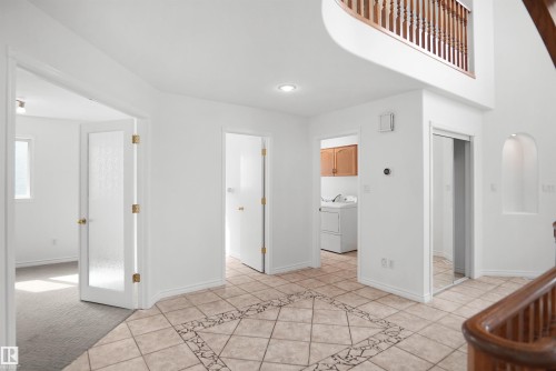 15507 91 Street Nw, Edmonton, AB - Indoor Photo Showing Other Room