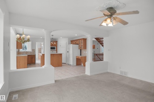 15507 91 Street Nw, Edmonton, AB - Indoor Photo Showing Other Room