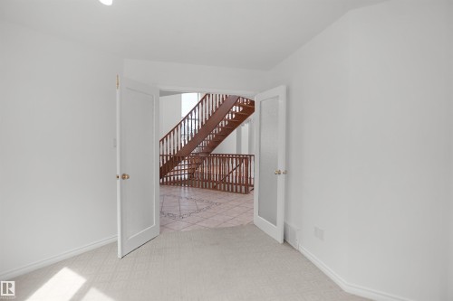 15507 91 Street Nw, Edmonton, AB - Indoor Photo Showing Other Room
