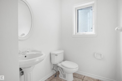 15507 91 Street Nw, Edmonton, AB - Indoor Photo Showing Bathroom