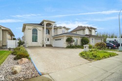 15507 91 Street NW  Edmonton, AB T5Z 3N7