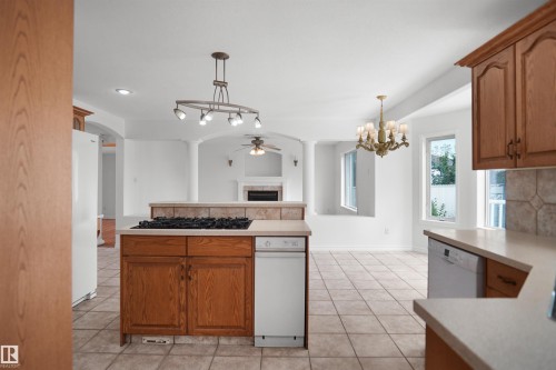 15507 91 Street Nw, Edmonton, AB - Indoor Photo Showing Kitchen