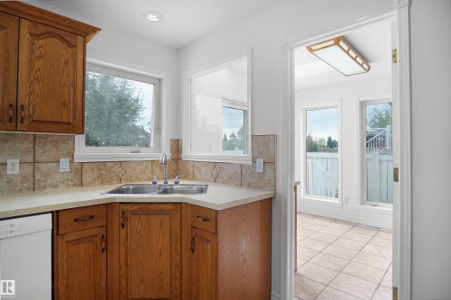 15507 91 Street Nw, Edmonton, AB - Indoor Photo Showing Kitchen With Double Sink