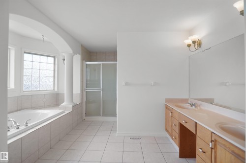 15507 91 Street Nw, Edmonton, AB - Indoor Photo Showing Bathroom