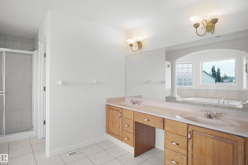 15507 91 Street Nw, Edmonton, AB - Indoor Photo Showing Bathroom