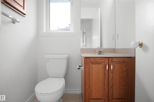 15507 91 Street Nw, Edmonton, AB - Indoor Photo Showing Bathroom