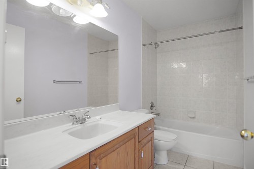 15507 91 Street Nw, Edmonton, AB - Indoor Photo Showing Bathroom