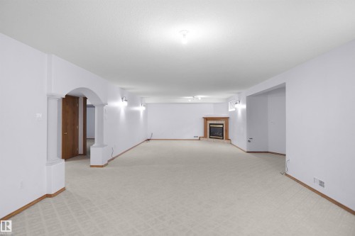15507 91 Street Nw, Edmonton, AB - Indoor Photo Showing Other Room
