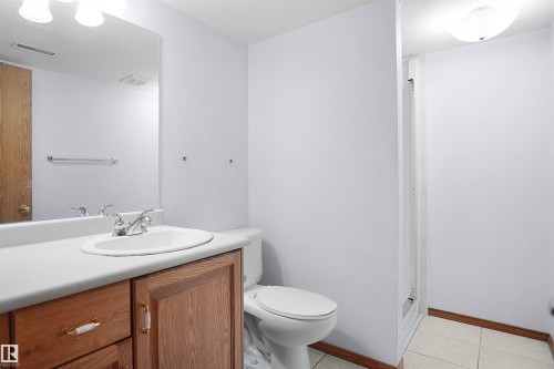 15507 91 Street Nw, Edmonton, AB - Indoor Photo Showing Bathroom