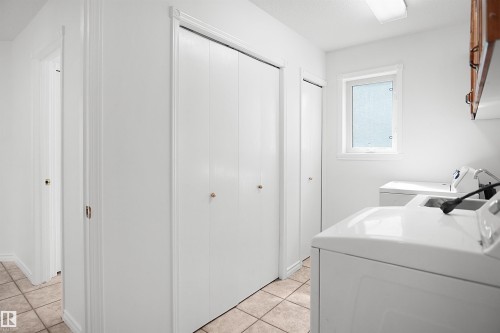 15507 91 Street Nw, Edmonton, AB - Indoor Photo Showing Laundry Room