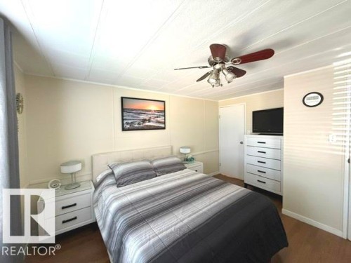 19 Oak Ridge Drive Northwest, Edmonton, AB - Indoor Photo Showing Bedroom