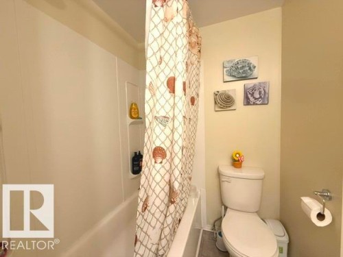 19 Oak Ridge Drive Northwest, Edmonton, AB - Indoor Photo Showing Bathroom