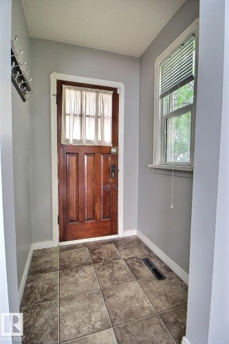 11626 87 Street Nw, Edmonton, AB - Indoor Photo Showing Other Room