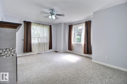 11626 87 Street Nw, Edmonton, AB - Indoor Photo Showing Other Room