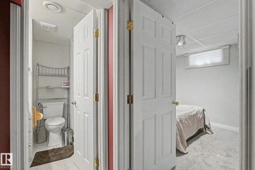 Additional content - 4323 114B Street Nw, Edmonton, AB - Indoor Photo Showing Bathroom