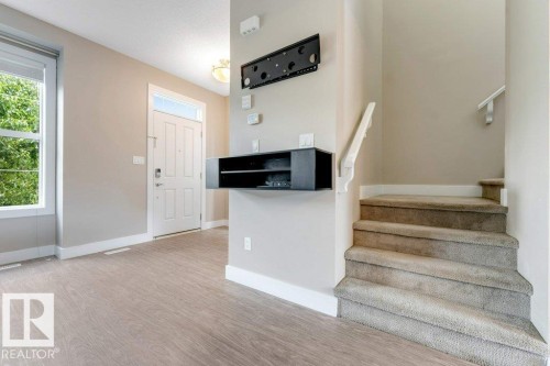 2122 24 Street Nw, Edmonton, AB - Indoor