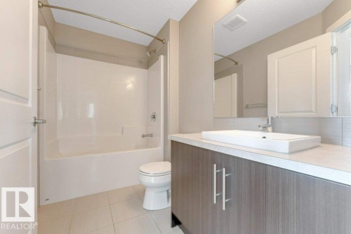 2122 24 Street Nw, Edmonton, AB - Indoor Photo Showing Bathroom