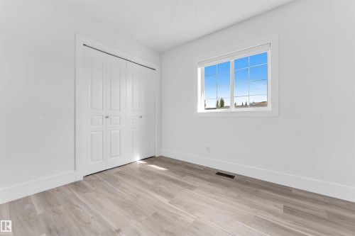 336 Wild Rose Way Nw, Edmonton, AB - Indoor Photo Showing Other Room