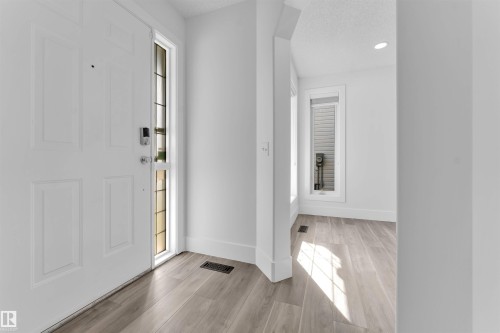 336 Wild Rose Way Nw, Edmonton, AB - Indoor Photo Showing Other Room