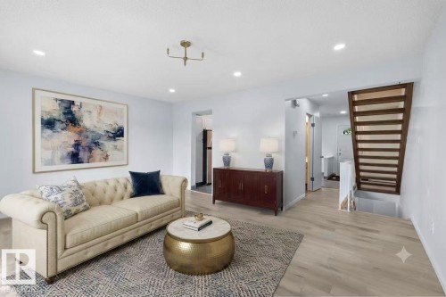 117 Tudor Lane Nw, Edmonton, AB - Indoor Photo Showing Living Room