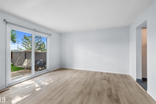 117 Tudor Lane Nw, Edmonton, AB - Indoor Photo Showing Other Room