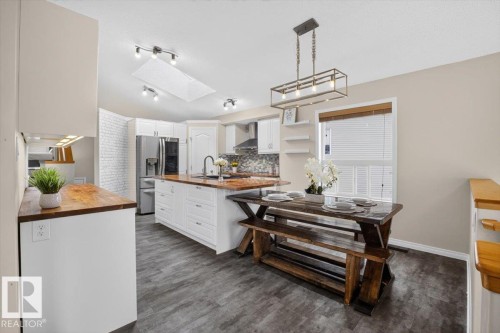 31 Haney Landing, Spruce Grove, AB - Indoor Photo Showing Kitchen