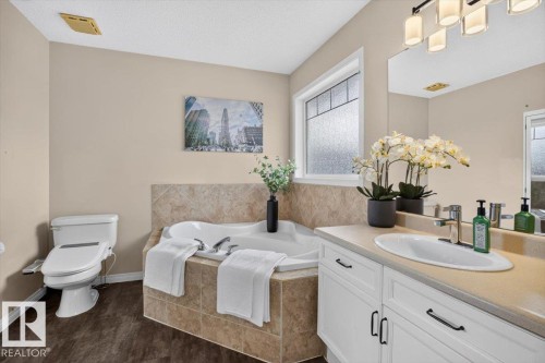 31 Haney Landing, Spruce Grove, AB - Indoor Photo Showing Bathroom