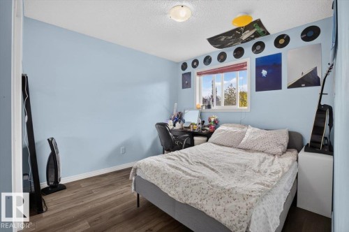31 Haney Landing, Spruce Grove, AB - Indoor Photo Showing Bedroom