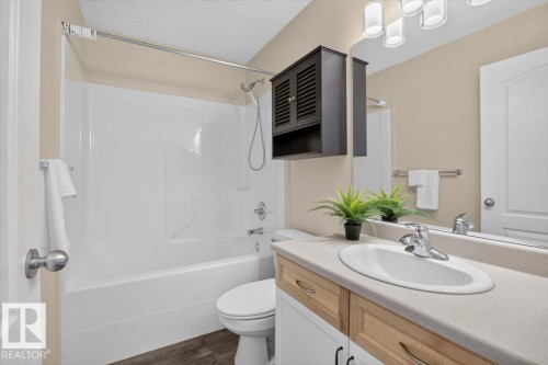 31 Haney Landing, Spruce Grove, AB - Indoor Photo Showing Bathroom
