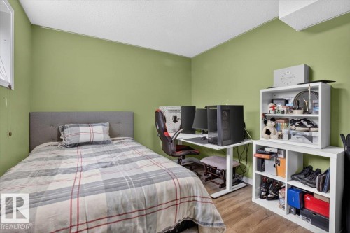 31 Haney Landing, Spruce Grove, AB - Indoor Photo Showing Bedroom