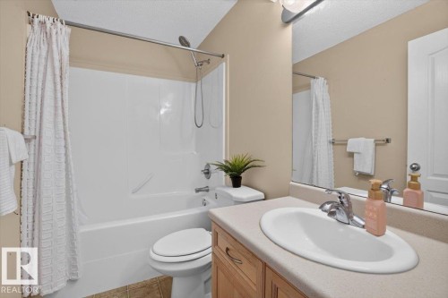 31 Haney Landing, Spruce Grove, AB - Indoor Photo Showing Bathroom