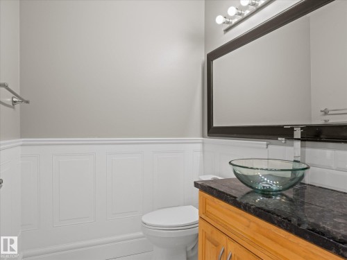 4704 160 Avenue Nw, Edmonton, AB - Indoor Photo Showing Bathroom