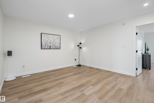 13007 213 Street Nw, Edmonton, AB - Indoor Photo Showing Other Room