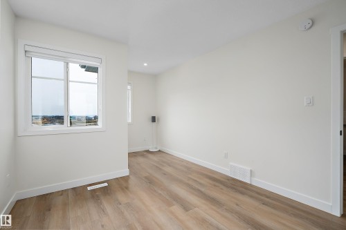 13007 213 Street Nw, Edmonton, AB - Indoor Photo Showing Other Room