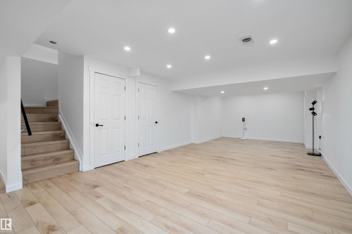 13007 213 Street Nw, Edmonton, AB - Indoor Photo Showing Other Room