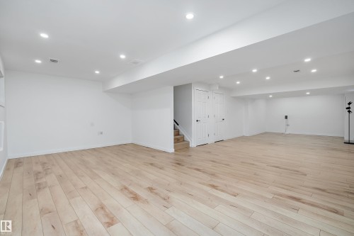 13007 213 Street Nw, Edmonton, AB - Indoor Photo Showing Other Room