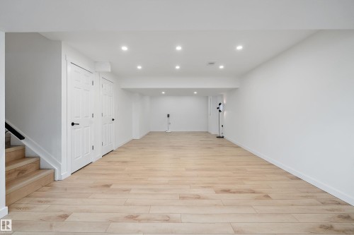 13007 213 Street Nw, Edmonton, AB - Indoor Photo Showing Other Room