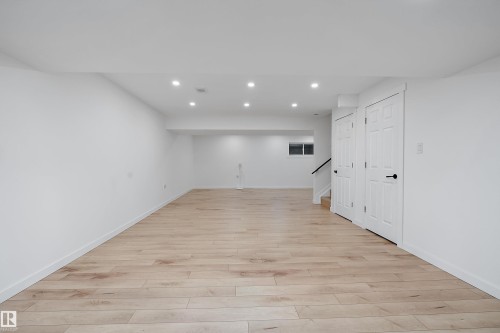 13007 213 Street Nw, Edmonton, AB - Indoor Photo Showing Other Room