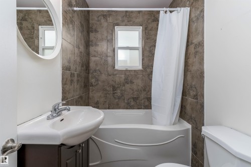 10941 150 Street Nw, Edmonton, AB - Indoor Photo Showing Bathroom