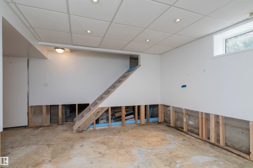 10941 150 Street Nw, Edmonton, AB - Indoor Photo Showing Other Room