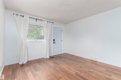 10941 150 Street Nw, Edmonton, AB - Indoor Photo Showing Other Room