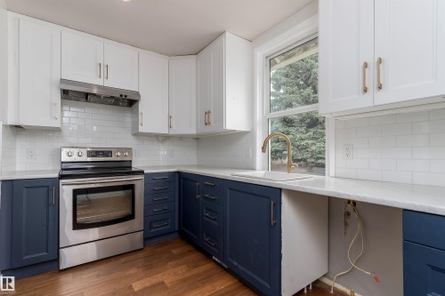 10941 150 Street Nw, Edmonton, AB - Indoor Photo Showing Kitchen